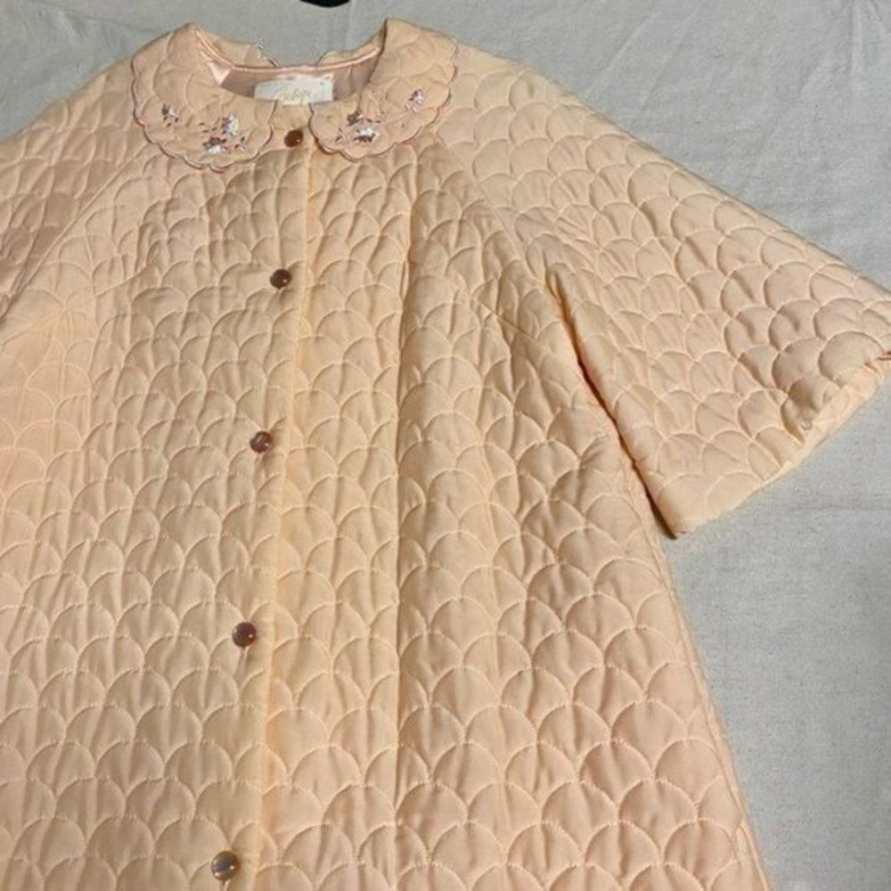 Barbizon Recollection Quilt Robe - Picture 2 of 10